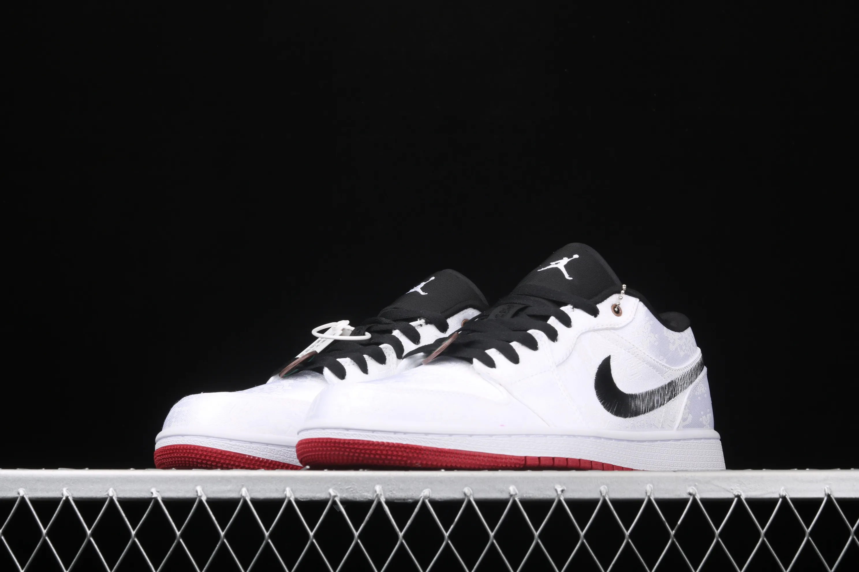 All categories Air Jordan Jordan series basketball shoes Air Jordan 1 Low CLOT x Air Jordan 1 Low "Fearless" AJ1 Joe 1 low-top white silk CU2804-100